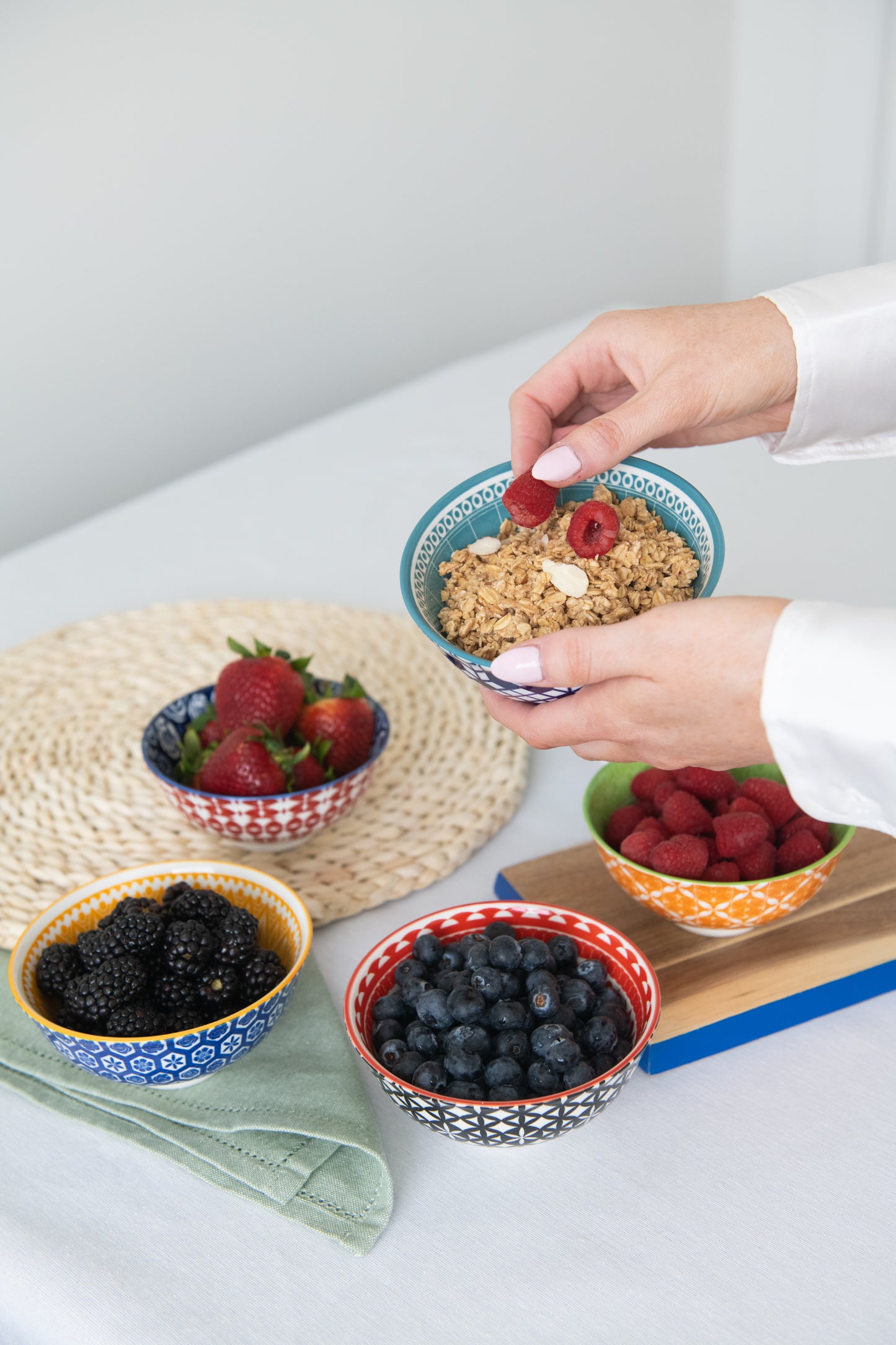 Annovero Colorful Ice Cream/Dessert Bowls, 4.75 Inch Diameter, Set of 6