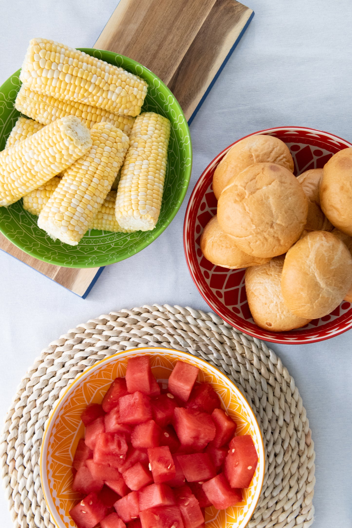 Annovero Colorful Serving Bowls, 9.5 Inch Diameter, Set of 3